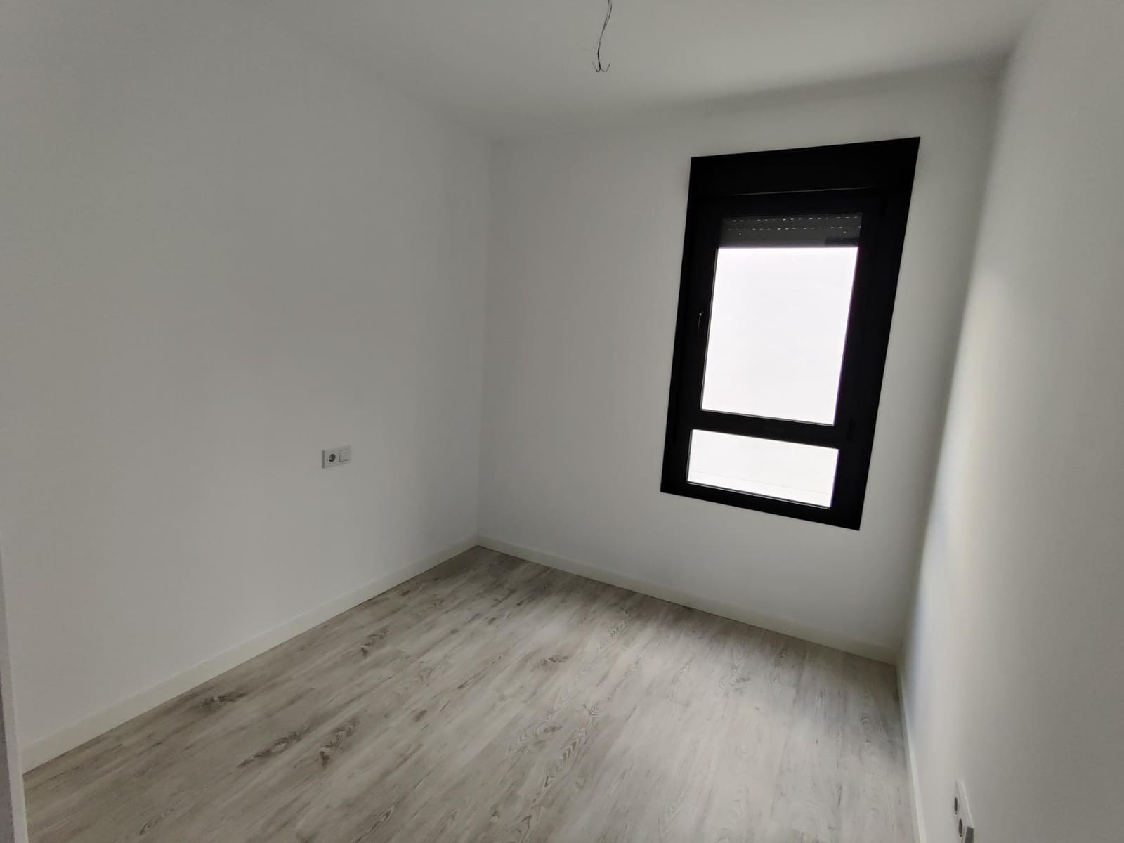 3 Zimmer Wohnung zu vermieten in Camas mit Pool Garage - 1.000 € (Ref: 7961960)