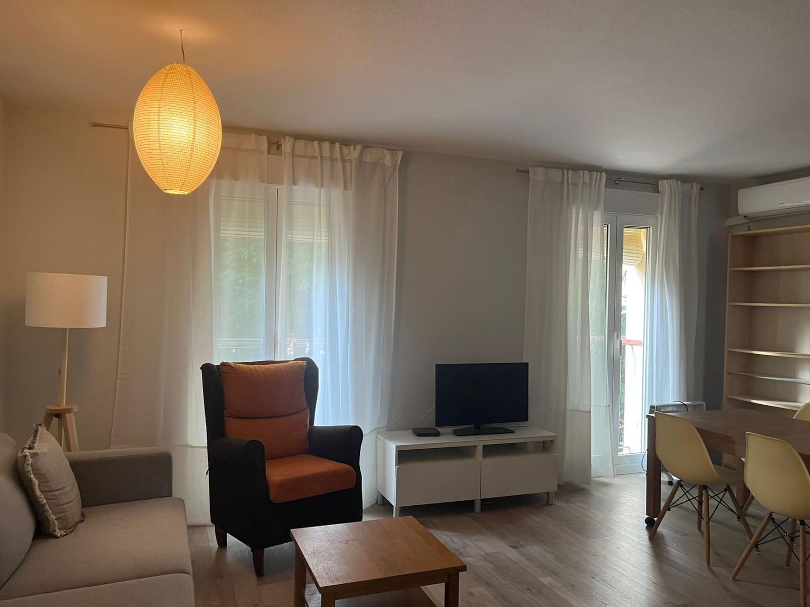 3 sovrum Lägenhet att hyra i Sevilla stad - 1 000 € (Ref: 8478087)