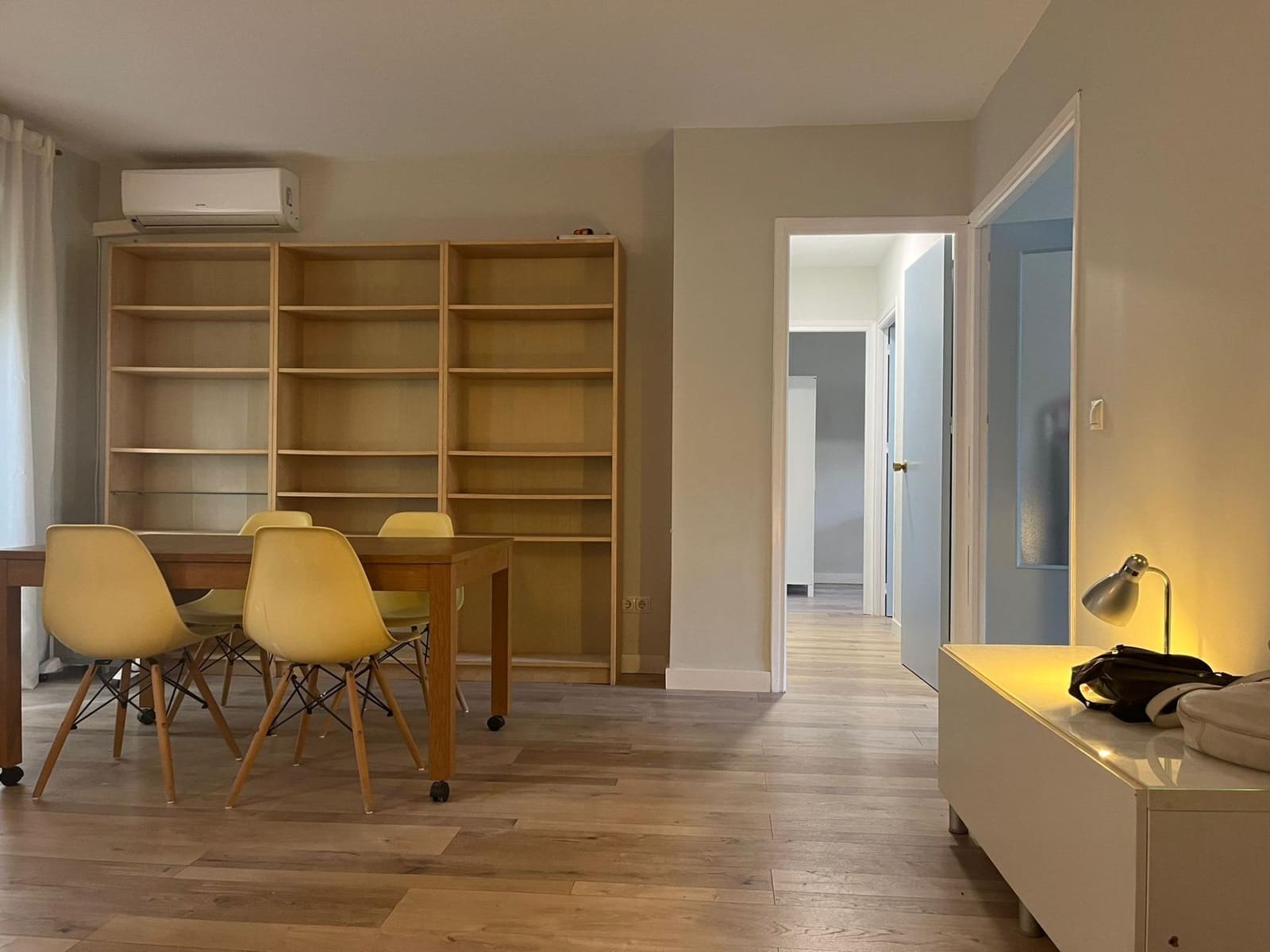 3 sovrum Lägenhet att hyra i Sevilla stad - 1 000 € (Ref: 8478087)