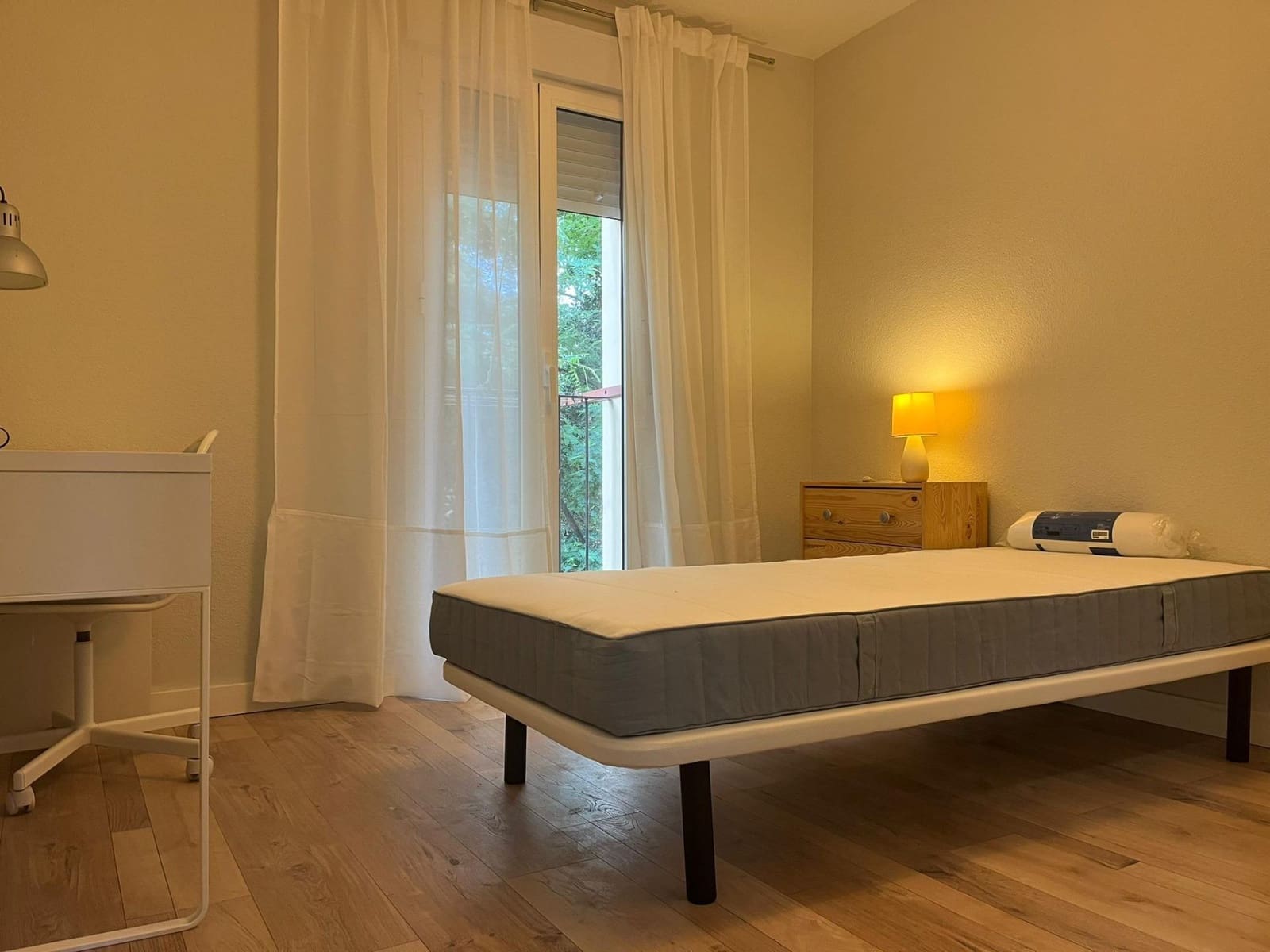 3 sovrum Lägenhet att hyra i Sevilla stad - 1 000 € (Ref: 8478087)