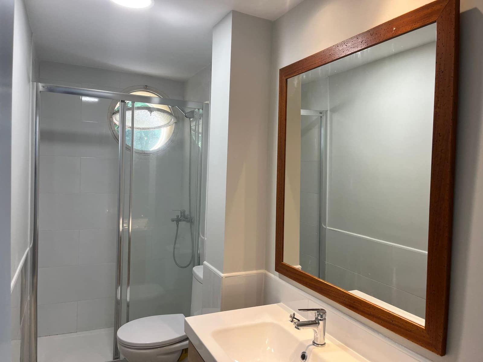 3 sovrum Lägenhet att hyra i Sevilla stad - 1 000 € (Ref: 8478087)