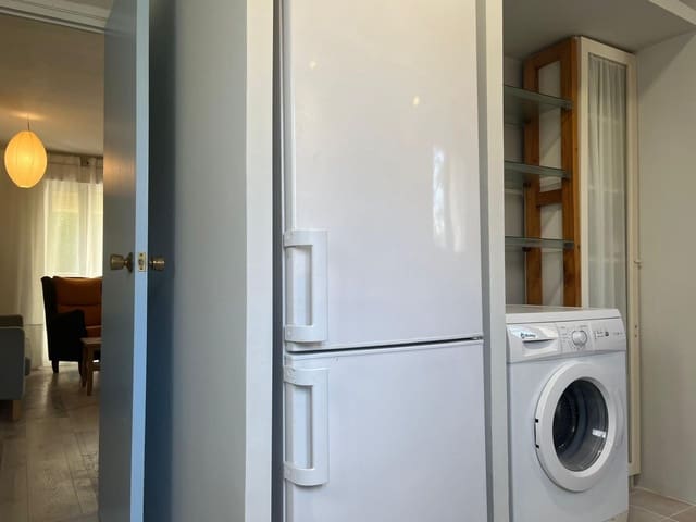 3 sovrum Lägenhet att hyra i Rochelambert, Sevilla stad - 1 000 € (Ref: 8478087)