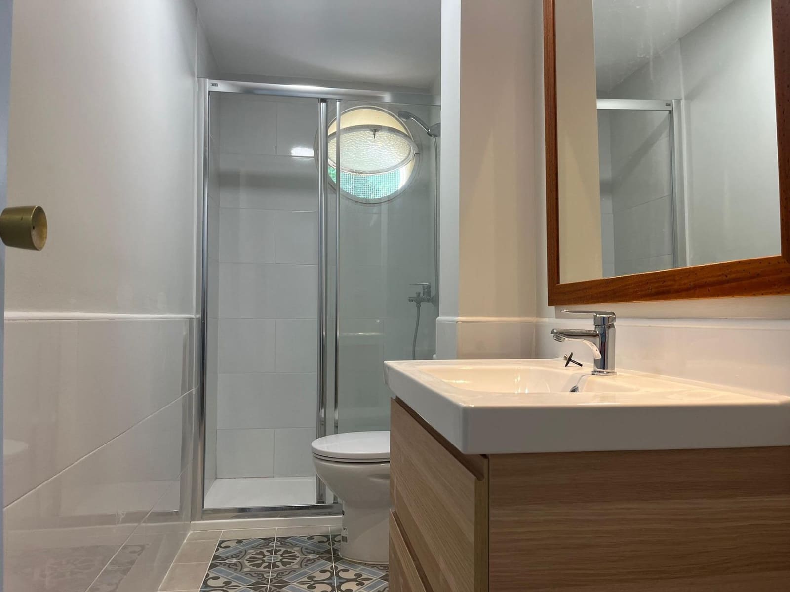 3 sovrum Lägenhet att hyra i Sevilla stad - 1 000 € (Ref: 8478087)