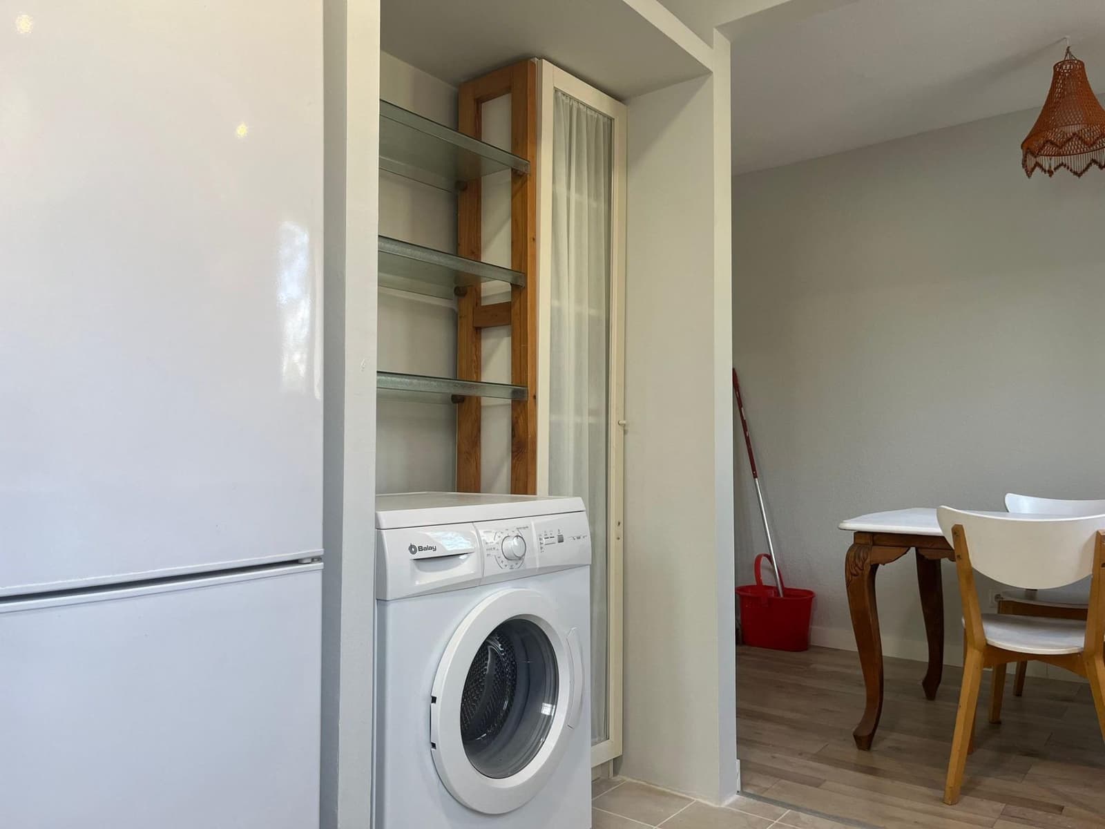 3 sovrum Lägenhet att hyra i Sevilla stad - 1 000 € (Ref: 8478087)