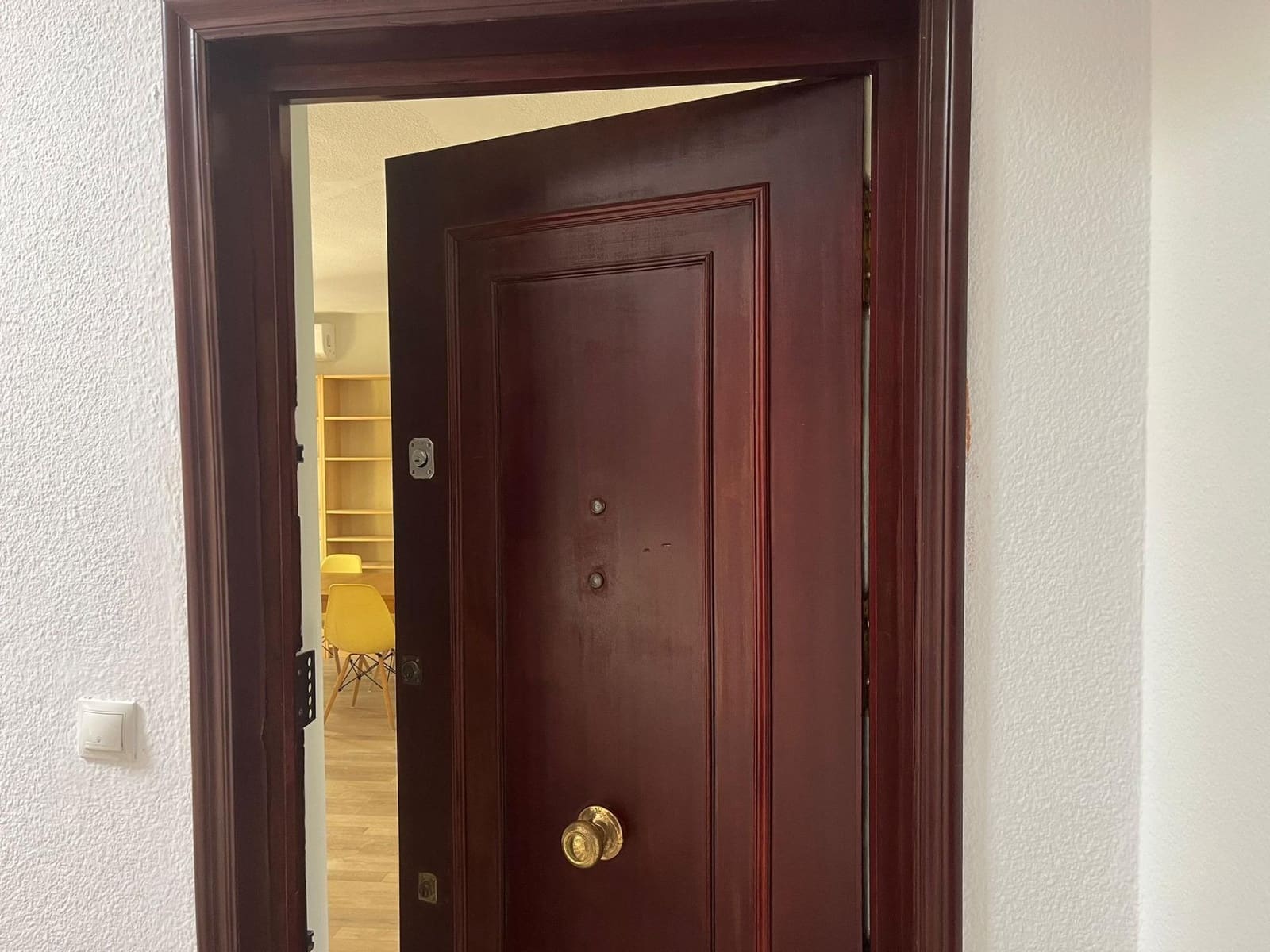 3 sovrum Lägenhet att hyra i Sevilla stad - 1 000 € (Ref: 8478087)