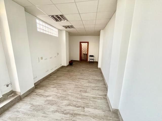 Commercieel te huur in Sevilla stad - € 2.900 (Ref: 8764302)