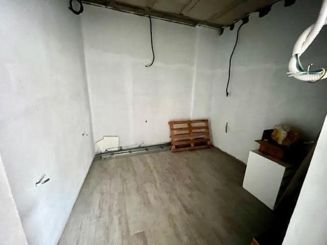 Commercial for rent in Seville city - € 2,900 (Ref: 8764302)