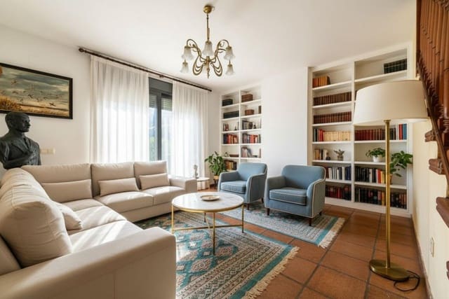 7 soverom Villa til salgs i Mairena del Aljarafe med svømmebasseng garasje - € 990 000 (Ref: 8836658)