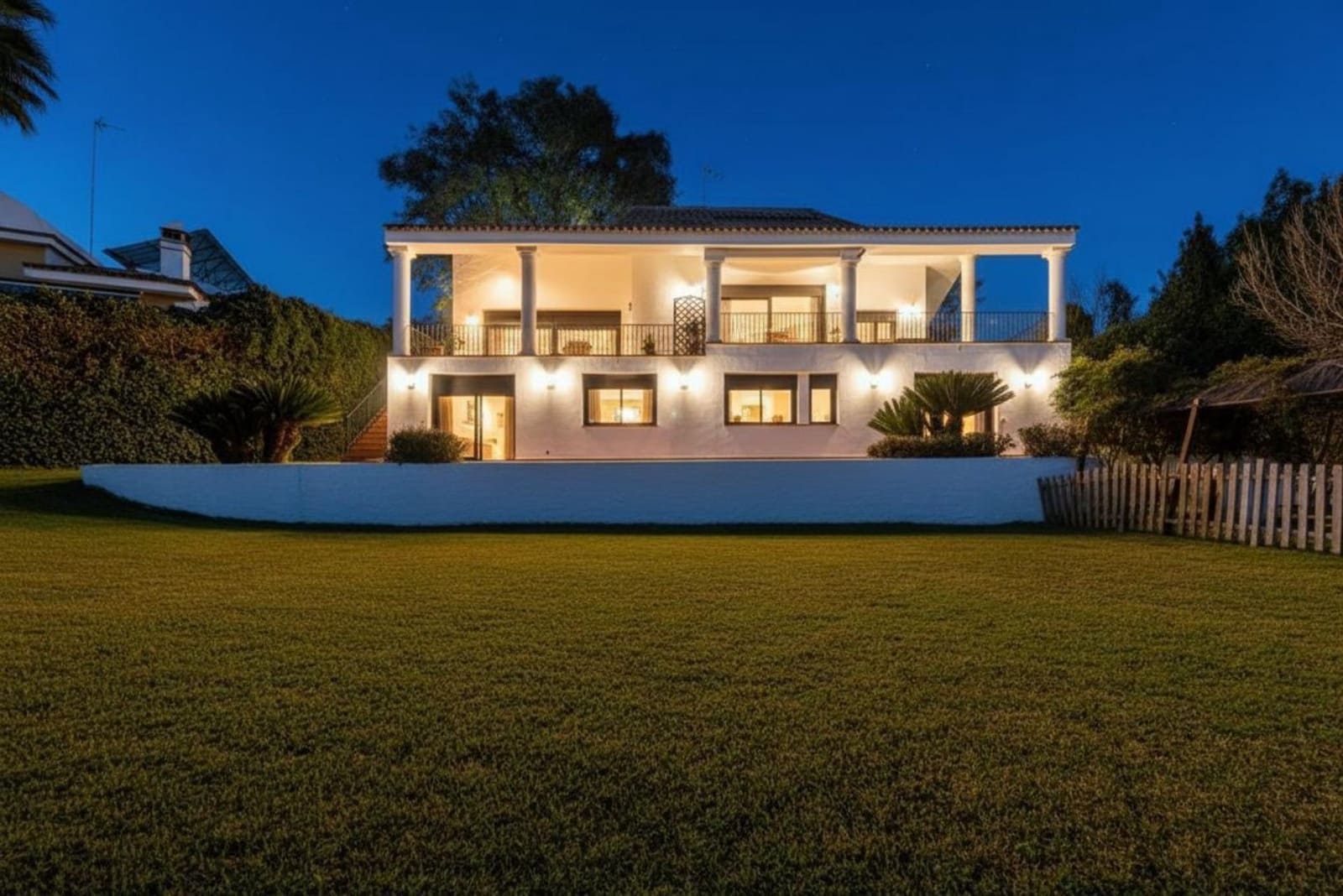 7 sypialnia Willa na sprzedaż w Mairena del Aljarafe z basenem garażem - 990 000 € (Ref: 8836658)