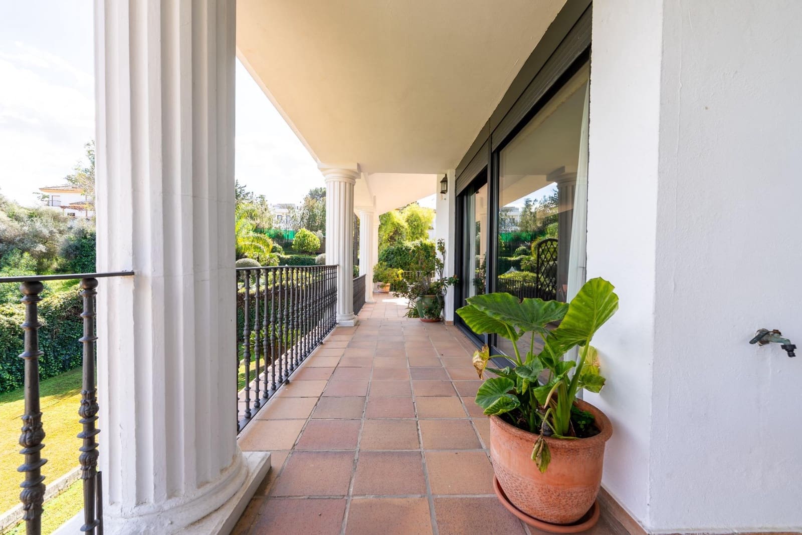 7 bedroom Villa for sale in Mairena del Aljarafe with pool garage - € 990,000 (Ref: 8836658)