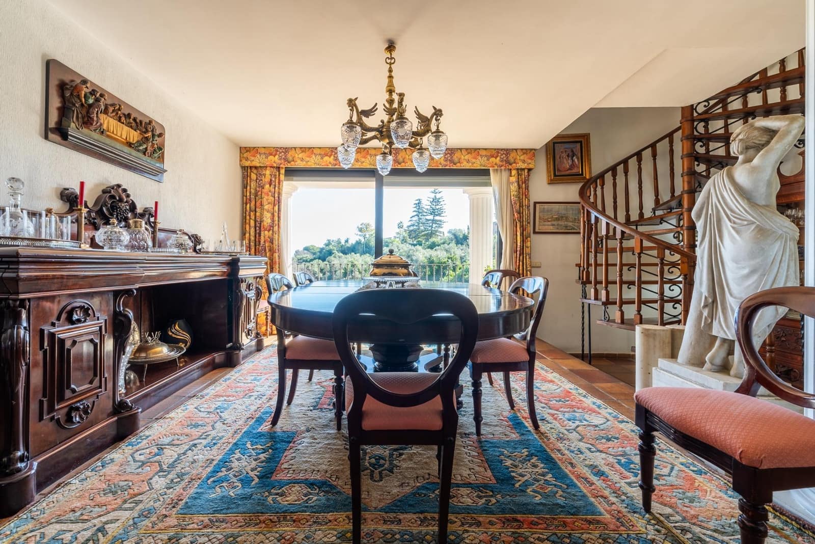 7 sypialnia Willa na sprzedaż w Mairena del Aljarafe z basenem garażem - 990 000 € (Ref: 8836658)