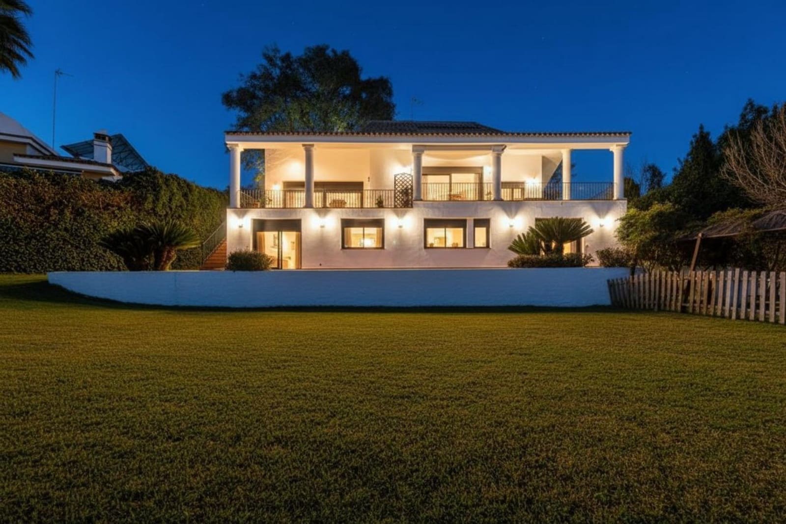 7 sypialnia Willa na sprzedaż w Mairena del Aljarafe z basenem garażem - 990 000 € (Ref: 8836658)