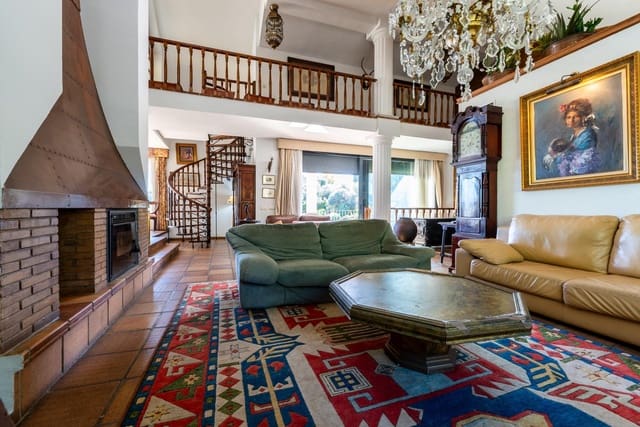 7 chambre Villa/Maison à vendre à Mairena del Aljarafe avec piscine garage - 990 000 € (Ref: 8836658)