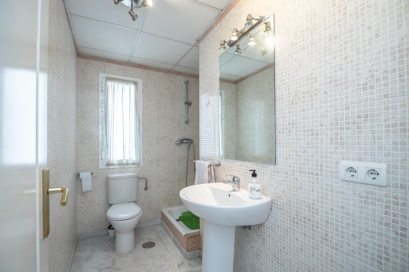 2 soverom Leilighet til salgs i Sevilla by med garasje - € 330 000 (Ref: 8857155)