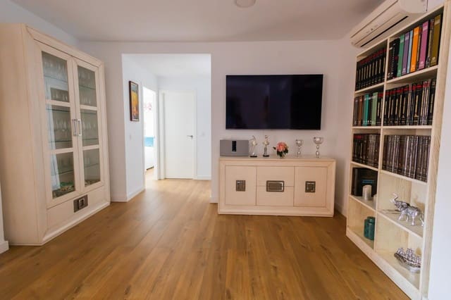 Piso de 2 habitaciones en Sanlúcar de Barrameda en venta con piscina garaje - 370.000 € (Ref: 8932324)