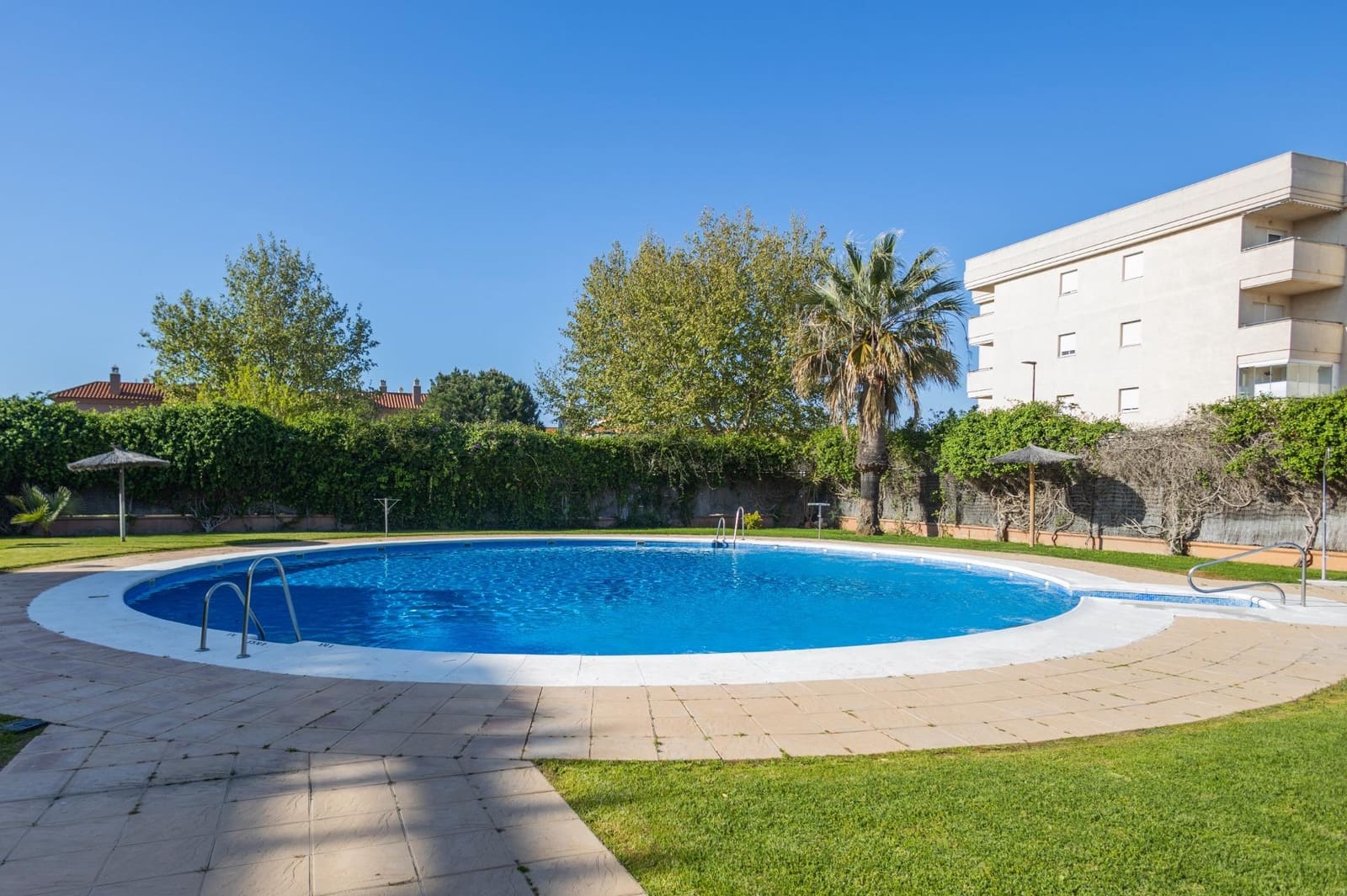 2 bedroom Flat for sale in Sanlucar de Barrameda with pool garage - € 370,000 (Ref: 8932324)