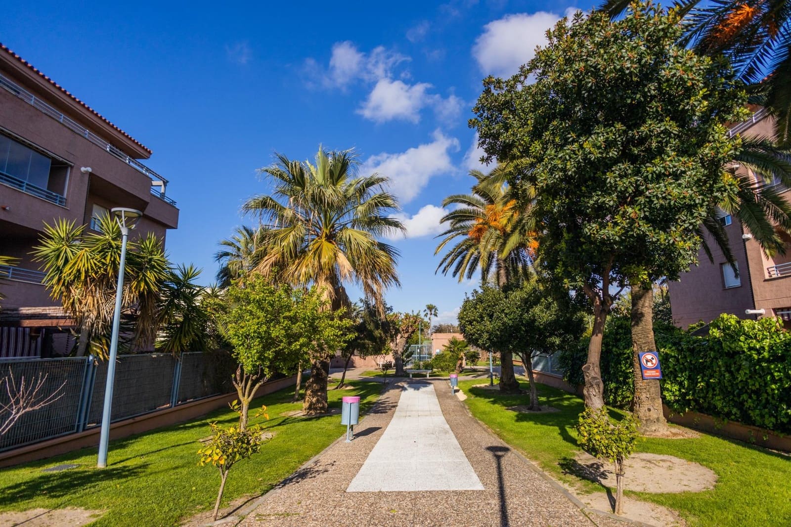 2 bedroom Flat for sale in Sanlucar de Barrameda with pool garage - € 370,000 (Ref: 8932324)
