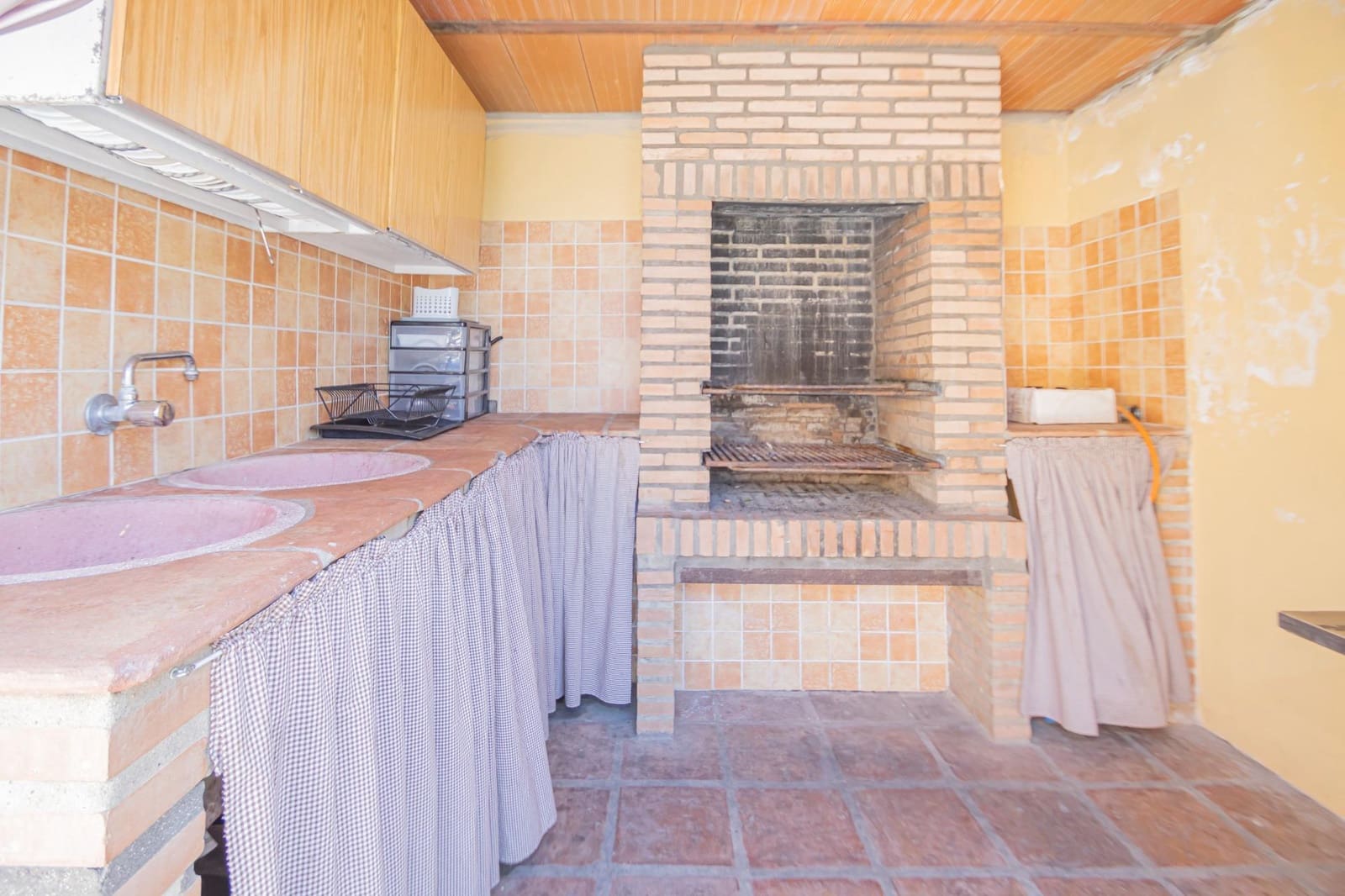 Grunde uden byggetilladelser til salg i El Pedroso - € 300.000 (Ref: 8986111)