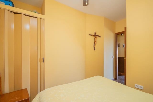 Mark till salu i El Pedroso - 300 000 € (Ref: 8986111)