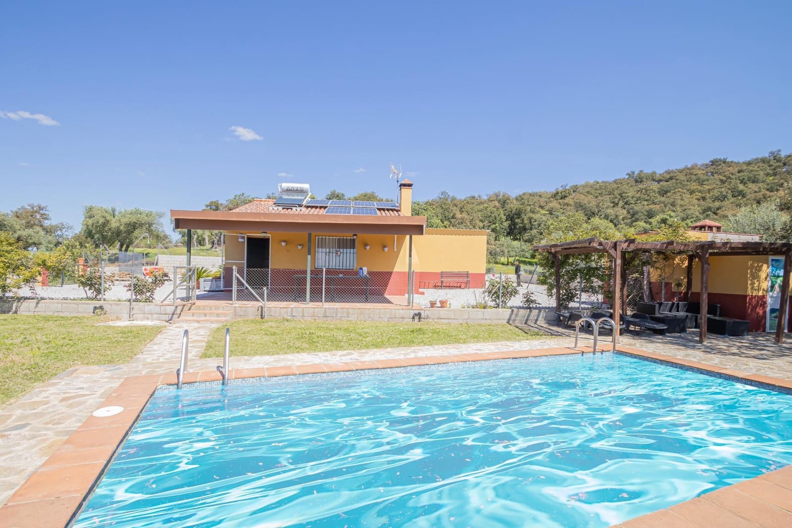 Teren niezagospodarowany na sprzedaż w El Pedroso - 300 000 € (Ref: 8986111)