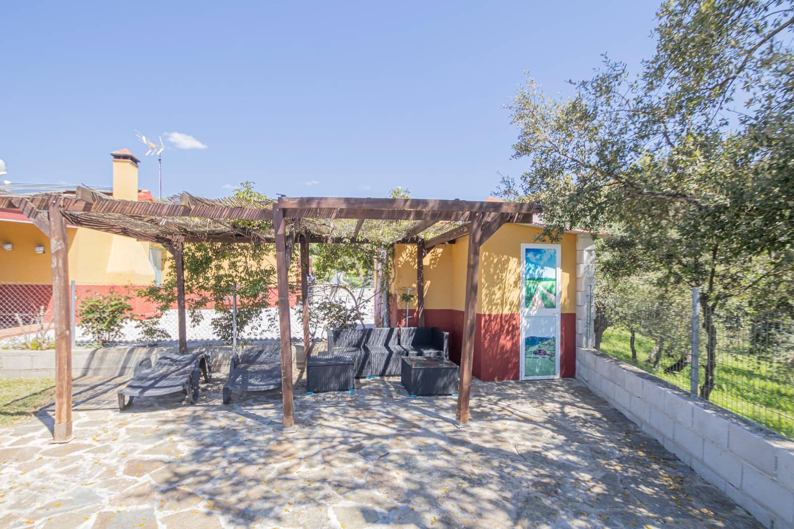 Undeveloped Land for sale in El Pedroso - € 300,000 (Ref: 8986111)