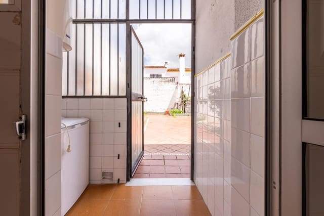 4 soveværelse Rækkehus til salg i Mairena del Aljarafe med swimmingpool - € 275.000 (Ref: 8988614)