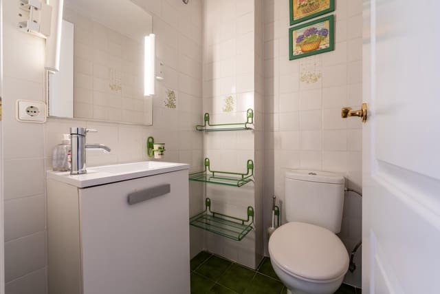 4 slaapkamer Rijtjeshuis te koop in Mairena del Aljarafe met zwembad - € 275.000 (Ref: 8988614)