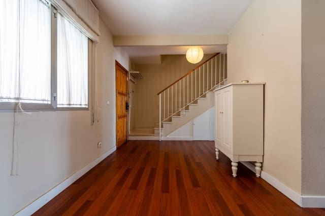 4 chambre Villa/Maison Mitoyenne à vendre à Mairena del Aljarafe avec piscine - 255 000 € (Ref: 8988614)