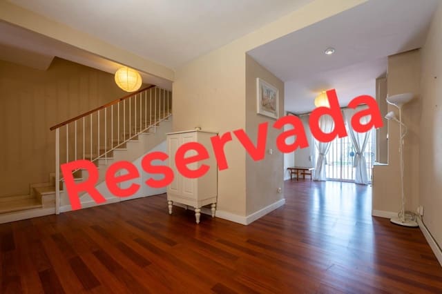 4 chambre Villa/Maison Mitoyenne à vendre à Mairena del Aljarafe avec piscine - 255 000 € (Ref: 8988614)