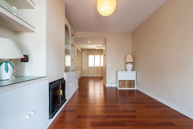 4 chambre Villa/Maison Mitoyenne à vendre à Mairena del Aljarafe avec piscine - 255 000 € (Ref: 8988614)