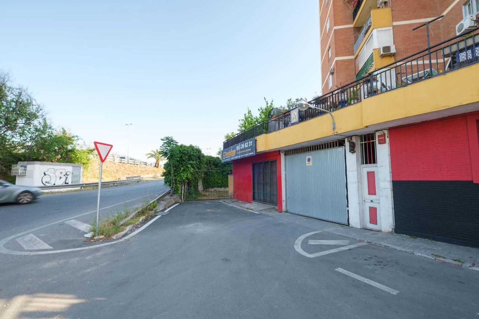 Garage till salu i Sevilla stad - 14 000 € (Ref: 9005050)