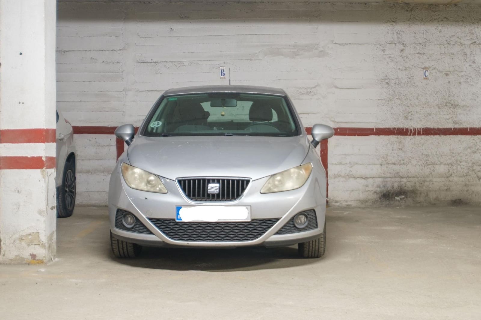 Garage til salg i Sevilla by - € 14.000 (Ref: 9005050)