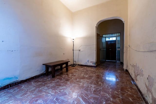 4 soveværelse Byhus til salg i Sevilla by - € 398.000 (Ref: 9112439)