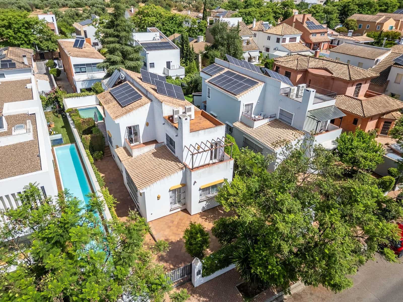 7 soveværelse Villa til salg i Bormujos med swimmingpool - € 930.000 (Ref: 9129844)