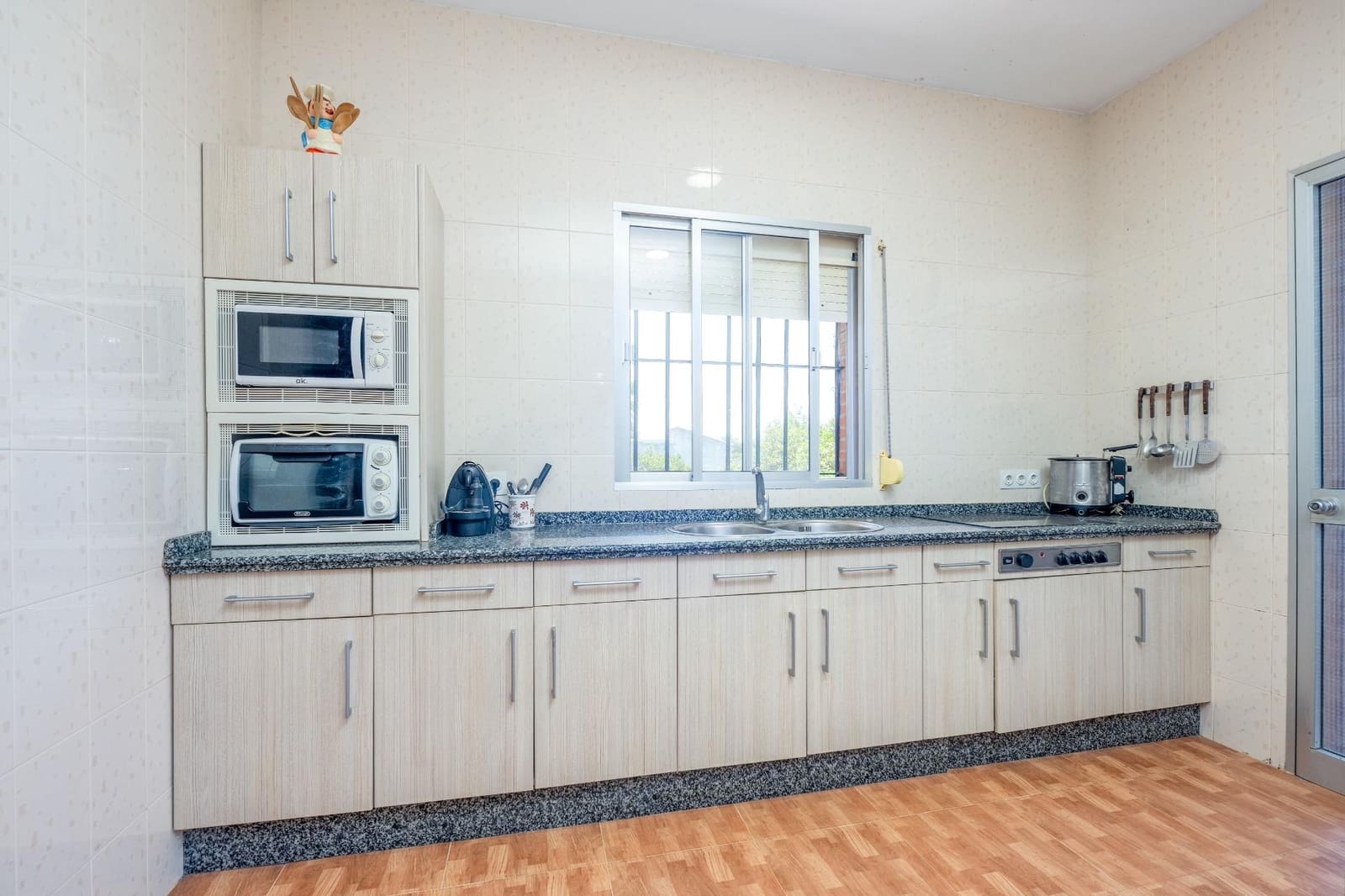 4 soveværelse Villa til salg i Villanueva del Ariscal med swimmingpool - € 375.000 (Ref: 9132520)