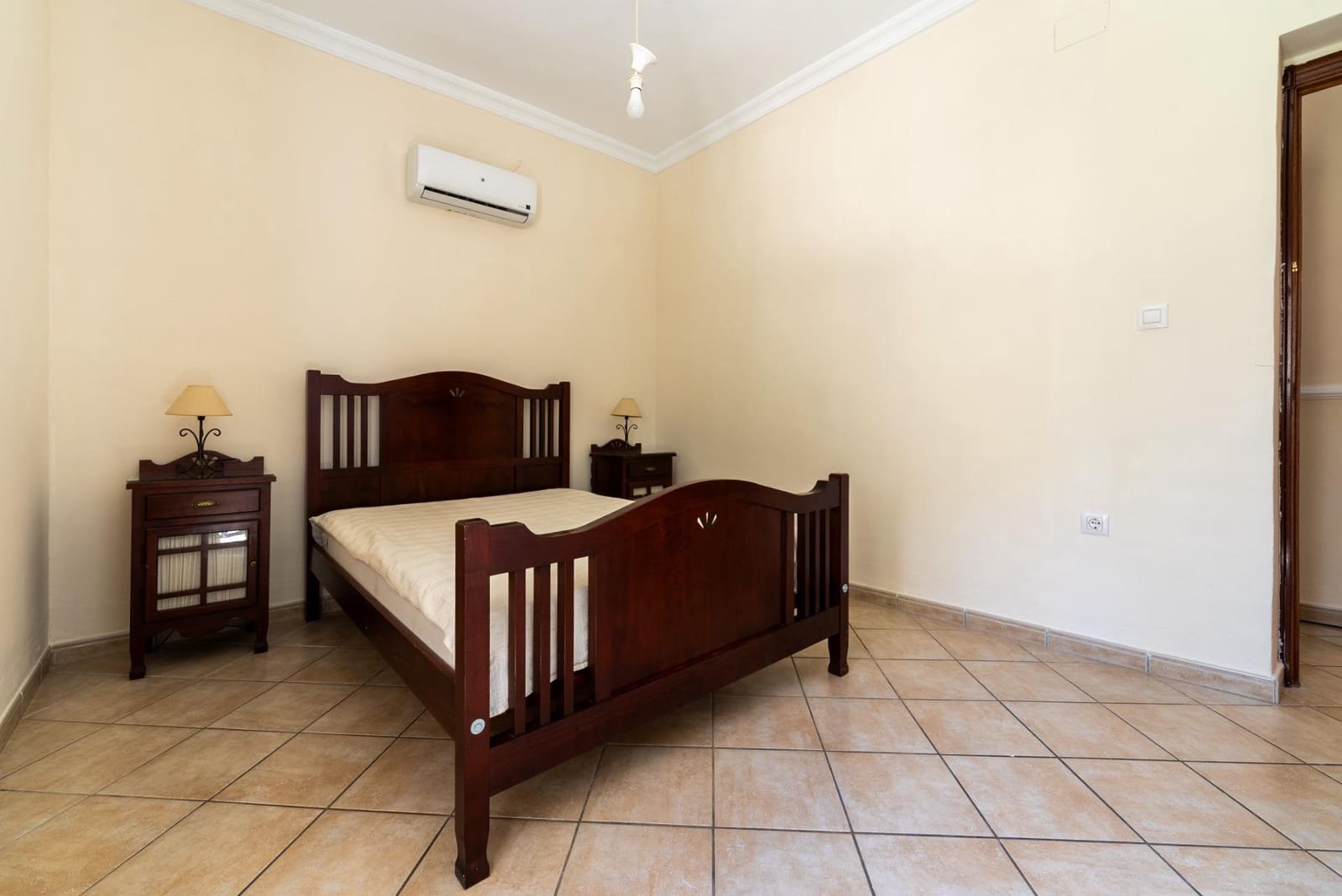 3 sypialnia Willa na sprzedaż w Palomares del Rio z basenem garażem - 465 000 € (Ref: 9147294)