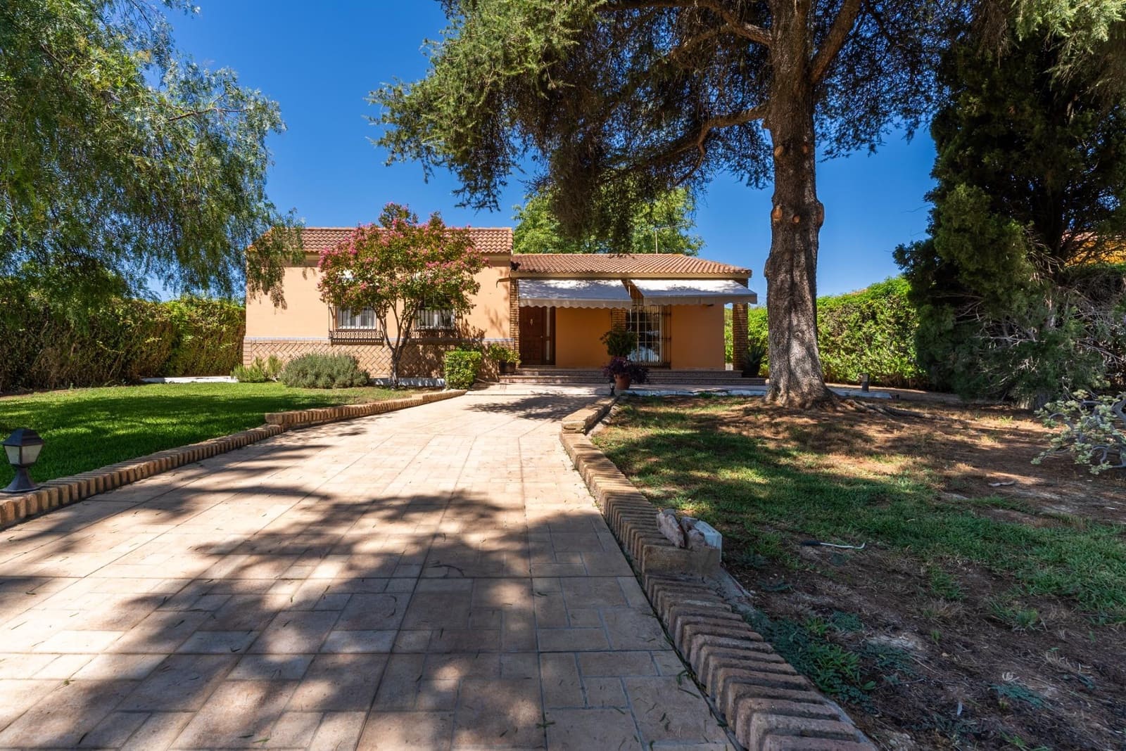 3 sypialnia Willa na sprzedaż w Palomares del Rio z basenem garażem - 465 000 € (Ref: 9147294)