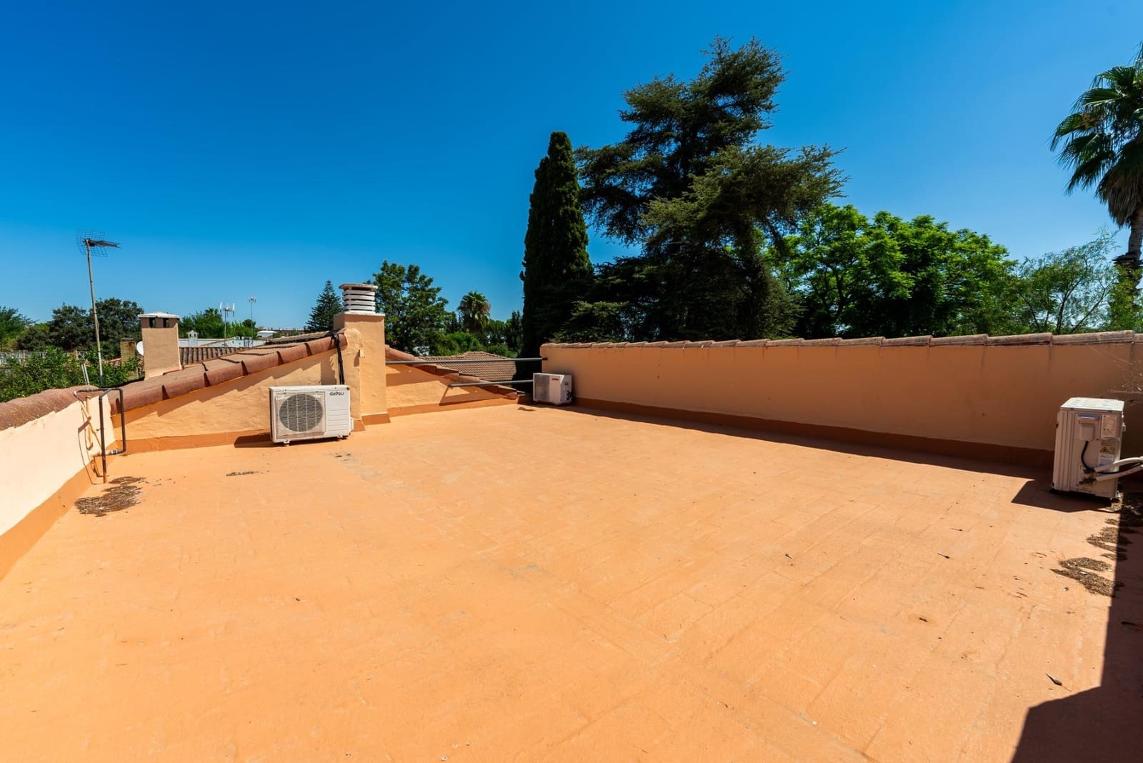 3 slaapkamer Villa te koop in Palomares del Rio met zwembad garage - € 465.000 (Ref: 9147294)