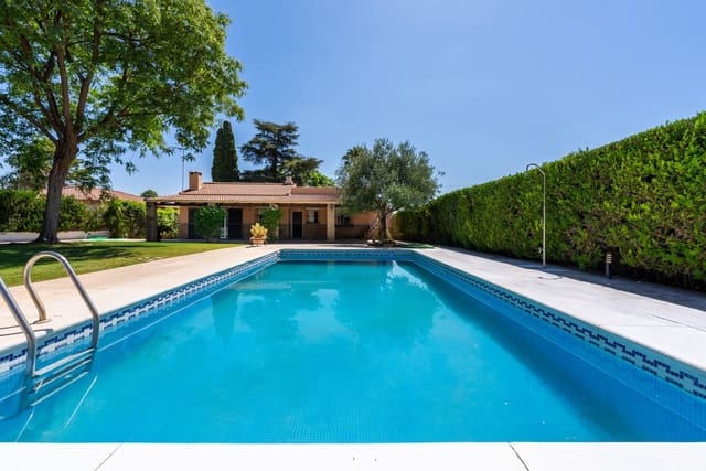 3 slaapkamer Villa te koop in Palomares del Río met zwembad garage - € 465.000 (Ref: 9147294)