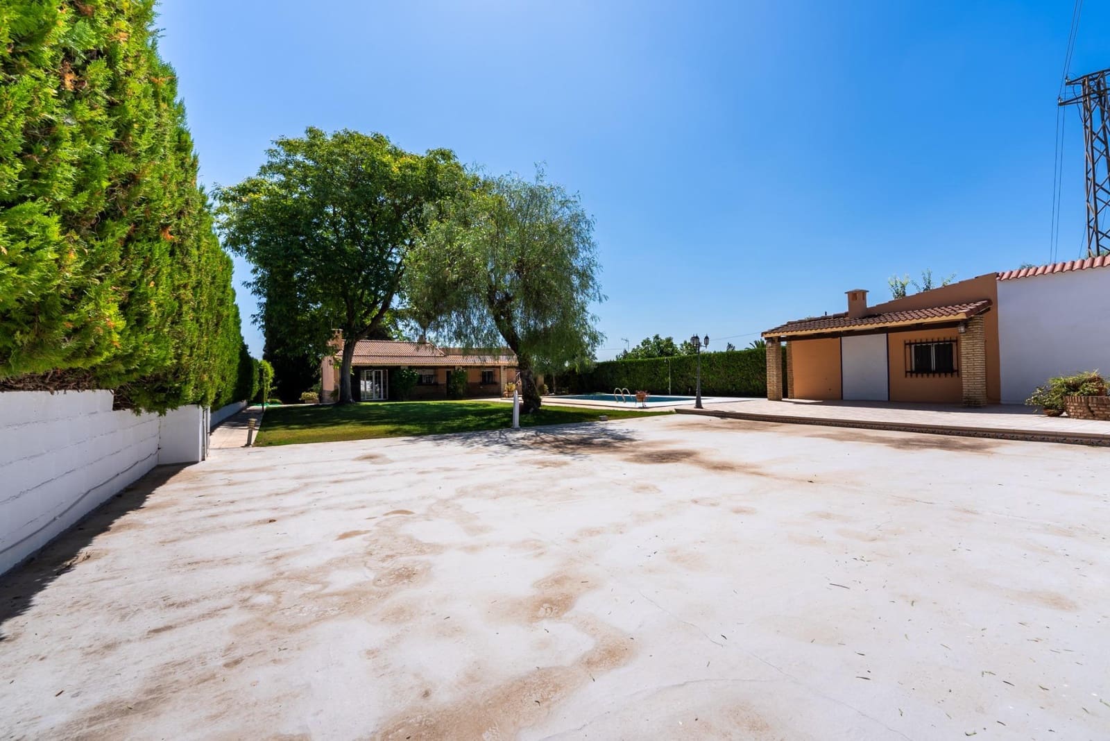 3 slaapkamer Villa te koop in Palomares del Rio met zwembad garage - € 465.000 (Ref: 9147294)