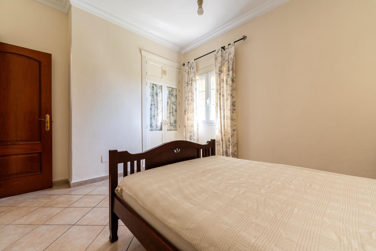 3 soveværelse Villa til salg i Palomares del Rio med swimmingpool garage - € 399.999 (Ref: 9147294)