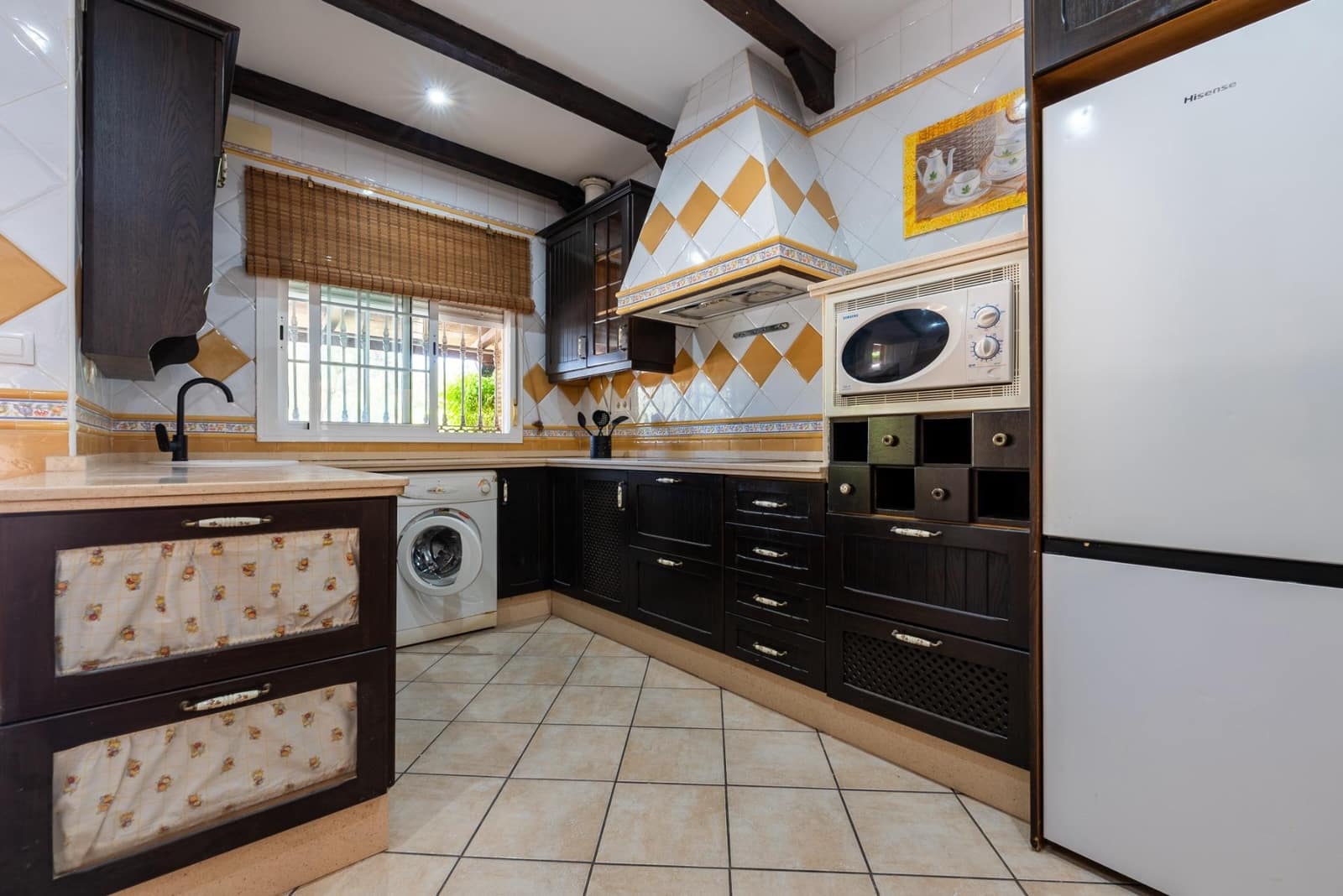 3 sypialnia Willa na sprzedaż w Palomares del Rio z basenem garażem - 399 999 € (Ref: 9147294)