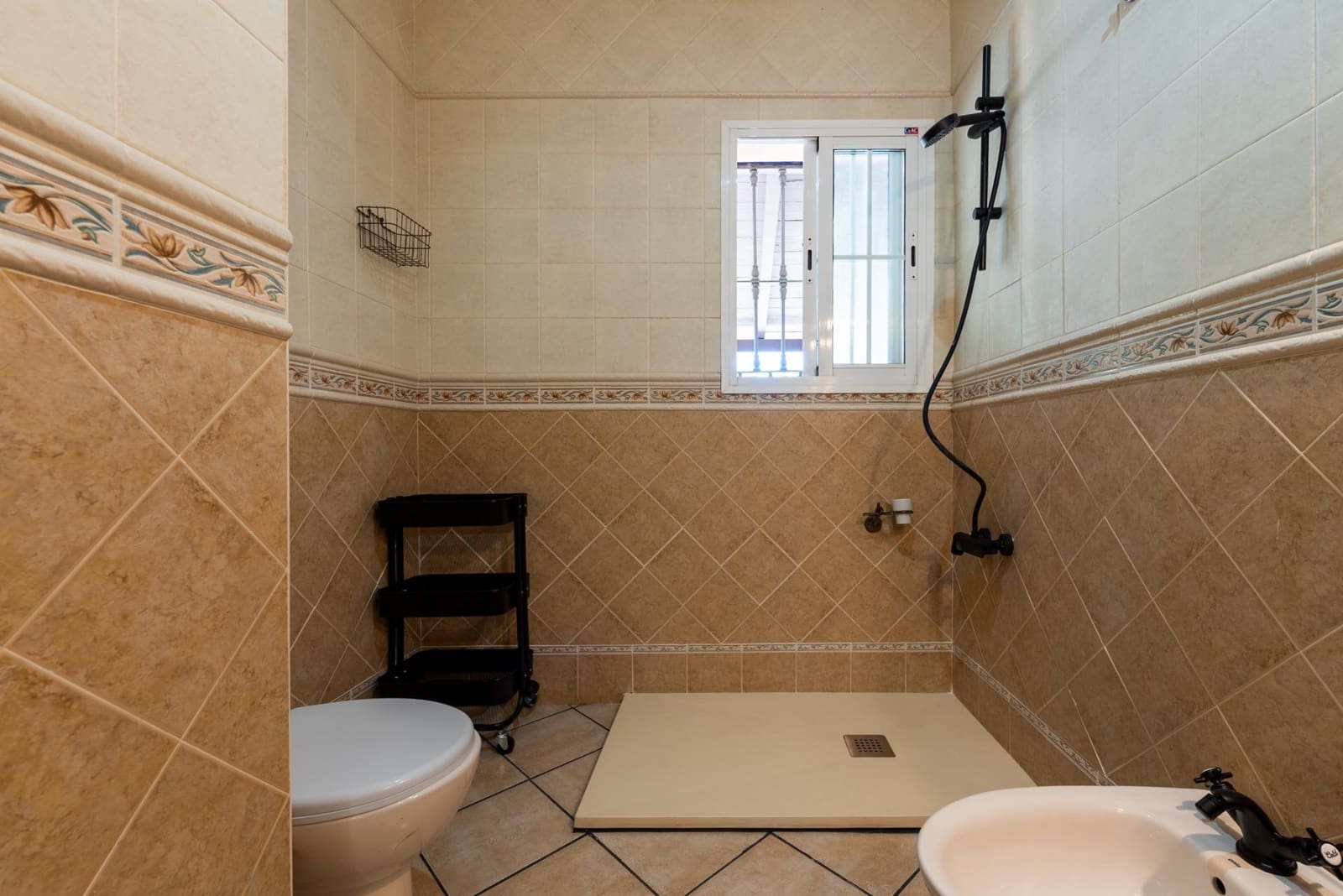 3 sypialnia Willa na sprzedaż w Palomares del Rio z basenem garażem - 399 999 € (Ref: 9147294)