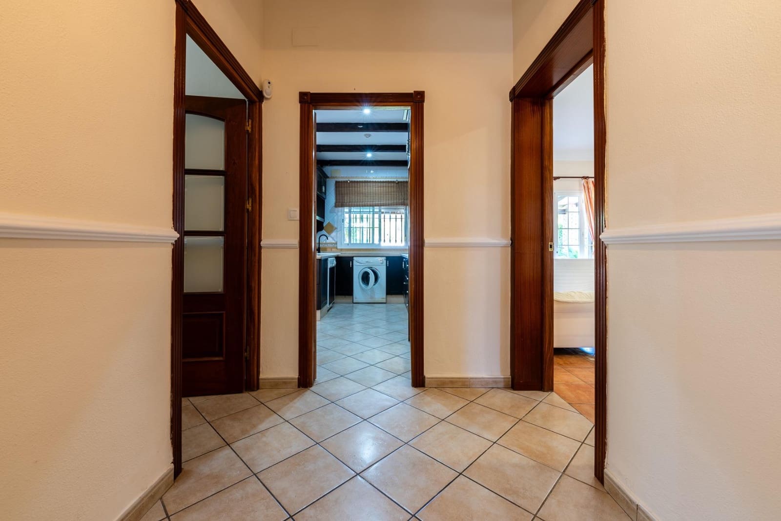 3 bedroom Villa for sale in Palomares del Rio with pool garage - € 399,999 (Ref: 9147294)