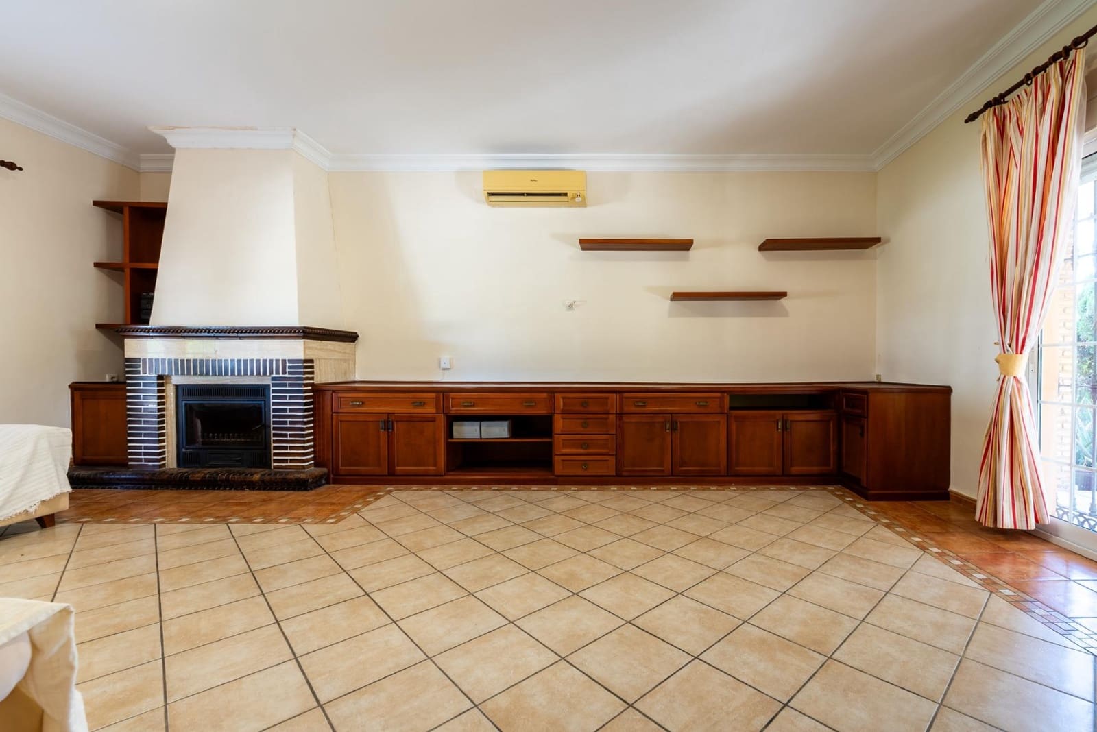 3 slaapkamer Villa te koop in Palomares del Rio met zwembad garage - € 399.999 (Ref: 9147294)