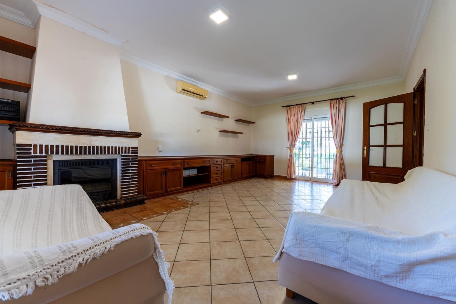 3 bedroom Villa for sale in Palomares del Rio with pool garage - € 399,999 (Ref: 9147294)