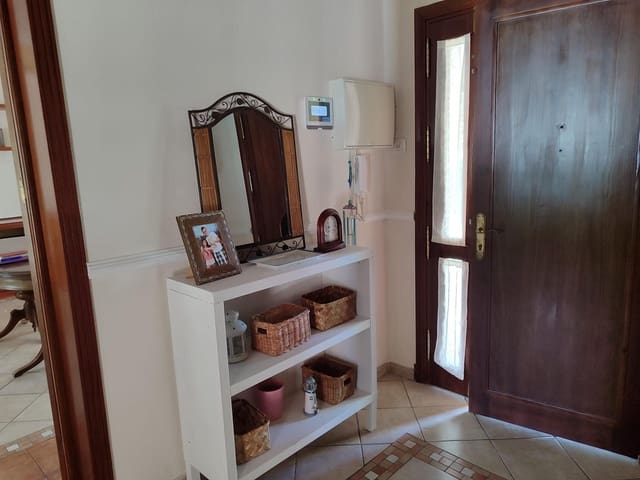 3 soveværelse Villa til salg i Palomares del Río med swimmingpool garage - € 399.999 (Ref: 9147294)