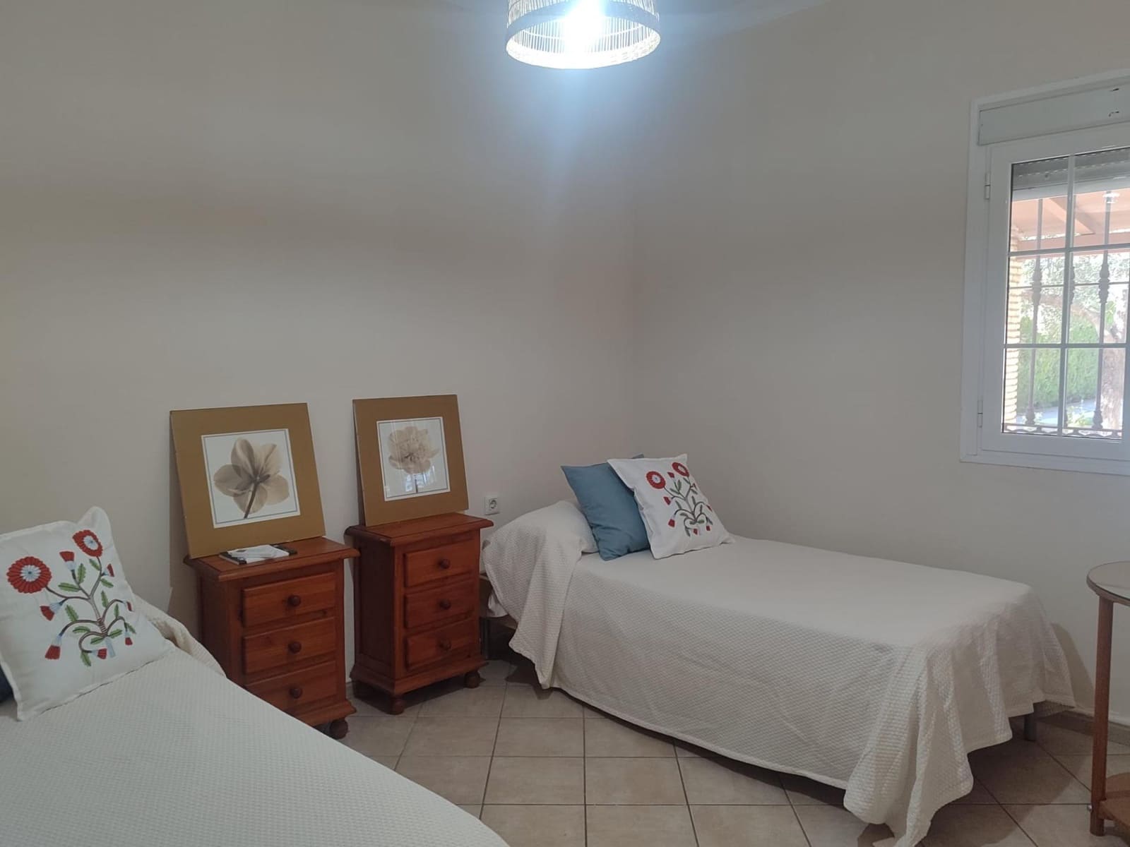 3 bedroom Villa for sale in Palomares del Rio with pool garage - € 399,999 (Ref: 9147294)