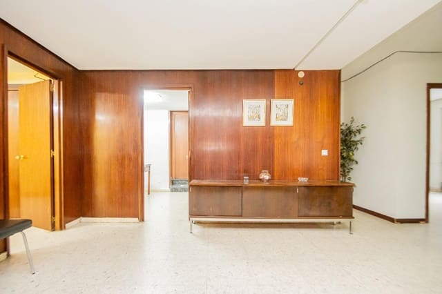 7 Zimmer Wohnung zu verkaufen in Sevilla Stadt - 310.000 € (Ref: 9162371)
