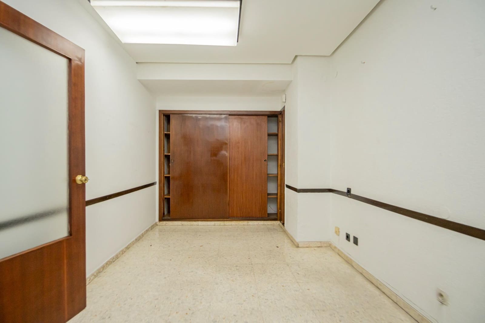 7 slaapkamer Flat te koop in Sevilla stad - € 310.000 (Ref: 9162371)